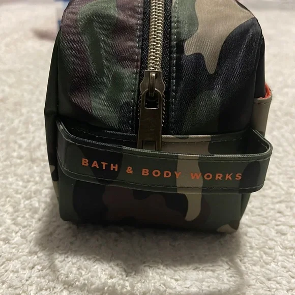 NWT - Bath & Body Works- Travel Toiletry Bag - Picture 2 of 9